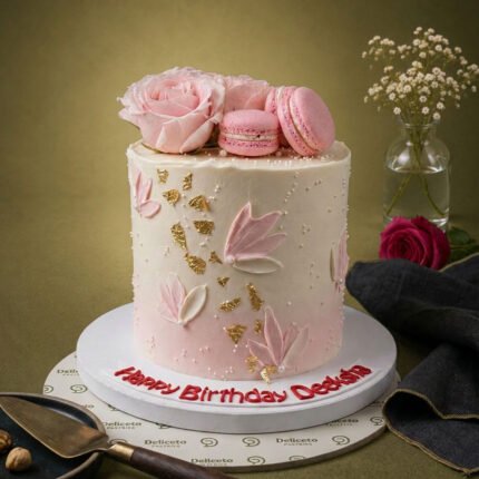 Featuring Pink Roses Tehemed Cake